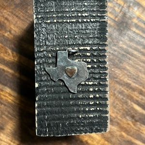 Golden heart of texas retired James Avery pendant